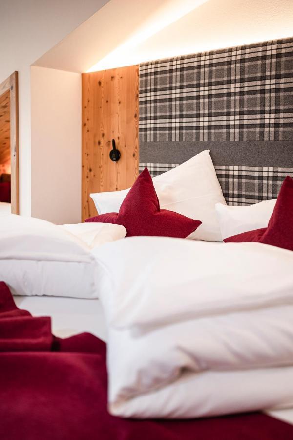 Hotel Lener Campo di Trens Bagian luar foto