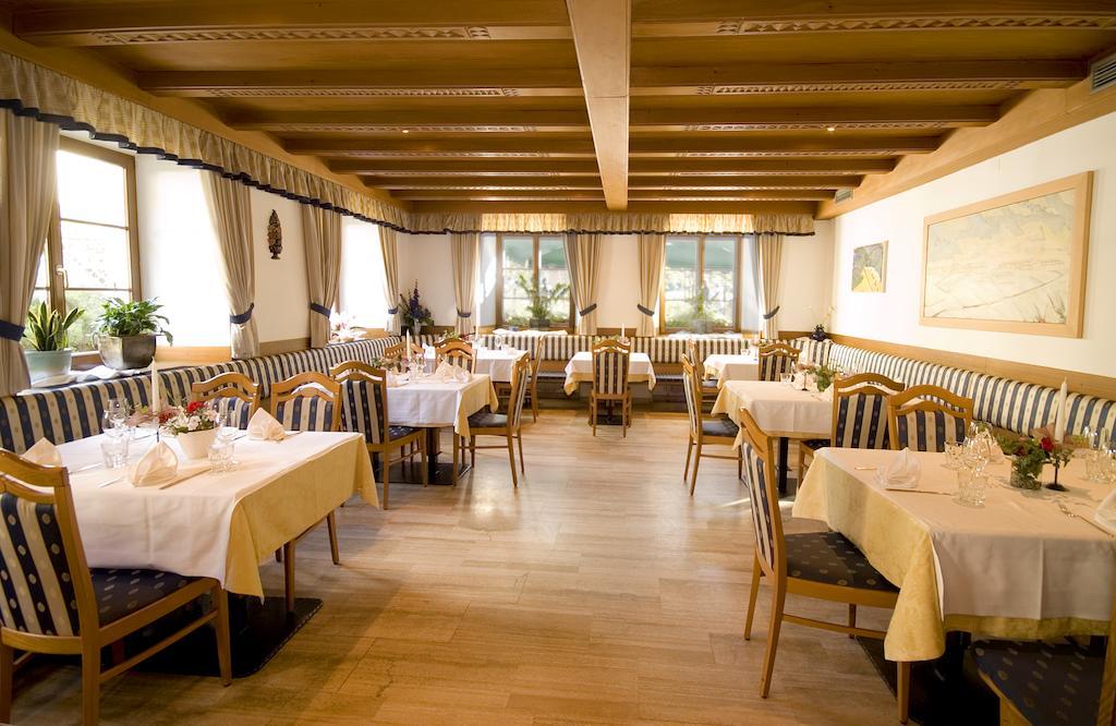 Hotel Lener Campo di Trens Bagian luar foto